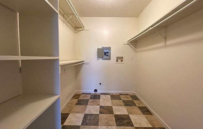 1 bed, 1 bath, 625 sqft, $595, Unit Unit D