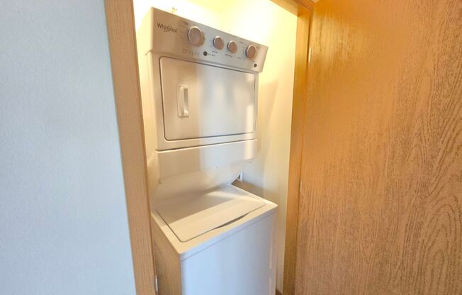 1 bed, 1 bath, 756 sqft, $1,195, Unit 3400 201