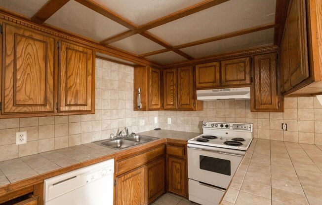 Spacious Duplex Available for Rent