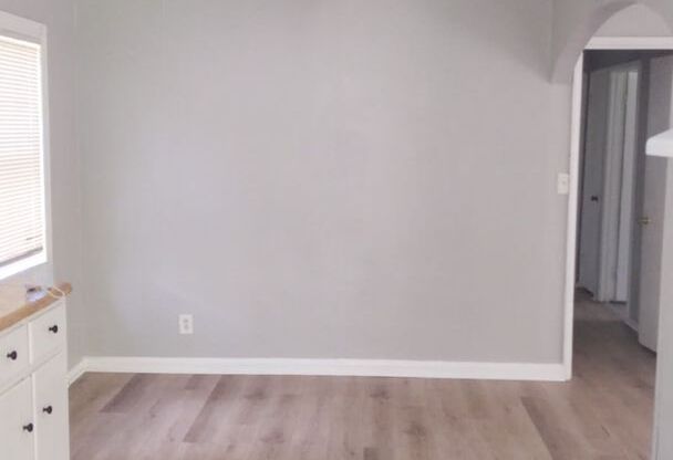 3 beds, 1 bath, $1,000