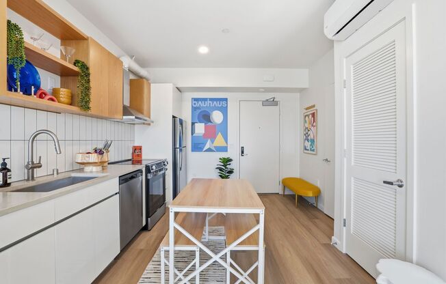 1 bed, 1 bath, 490 sqft, $2,695, Unit 604