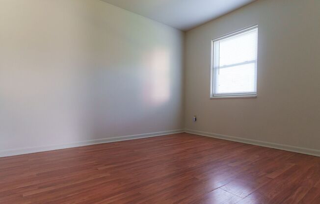 2 beds, 1 bath, 800 sqft, $850, Unit Unit 38