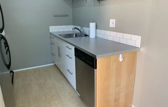 1 bed, 1 bath, $2,295