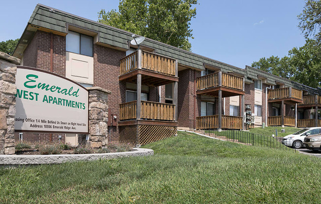 Emerald Crossing Apartments exterior