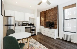 241 E 73 ST