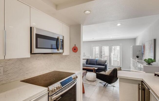 1 bed, 1 bath, $2,795