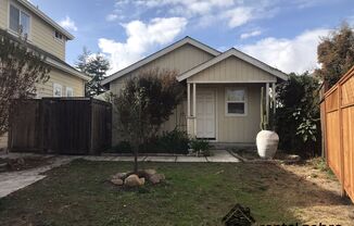 Santa Rosa: $1850 Beautiful One Bedroom House With Backyard & Outdoor Storage!