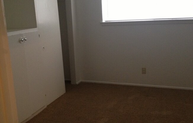 1 bed, 1 bath, 550 sqft, $735, Unit 1027