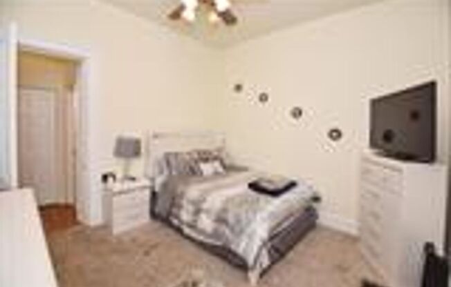 37 W. Hollister St