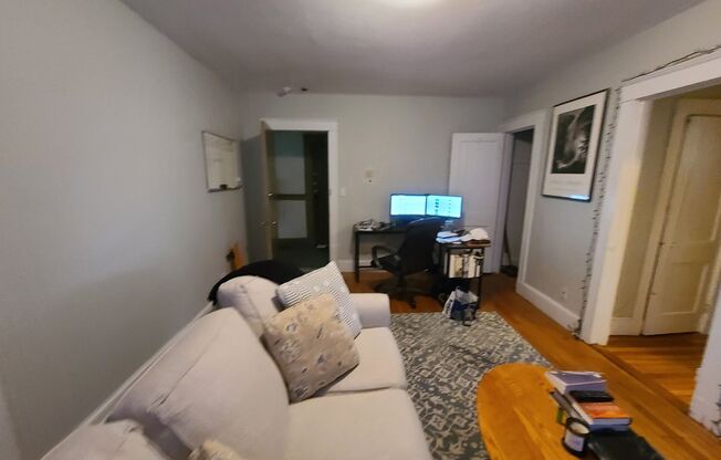 1 bed, 1 bath, $2,450, Unit 26