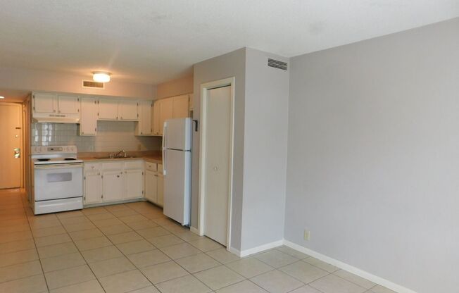 2 beds, 1 bath, $700, Unit 229 State St - Apt B