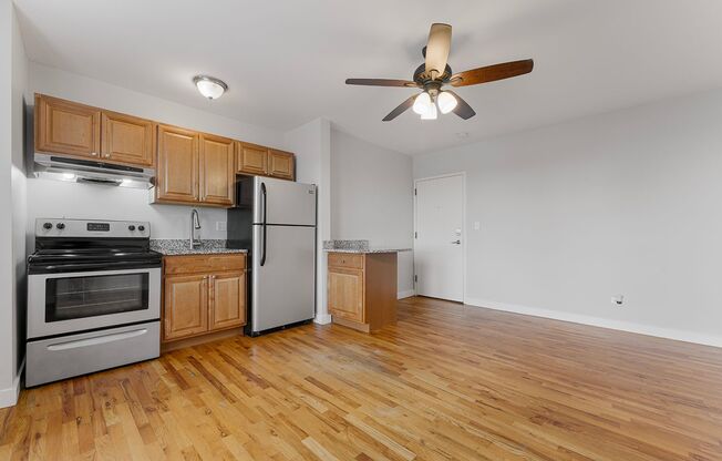 Studio, 1 bath, 275 sqft, $1,350, Unit 7450-82