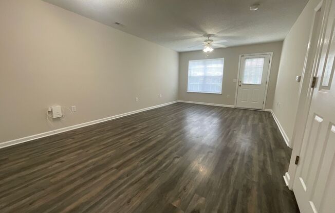 1 bed, 1 bath, 765 sqft, $1,125, Unit 2756-3