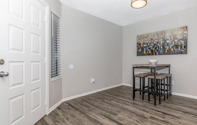 1 bed, 1 bath, 714 sqft, $1,566