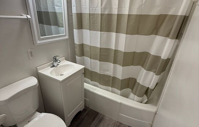 Studio, 1 bath, 400 sqft, $925, Unit #320