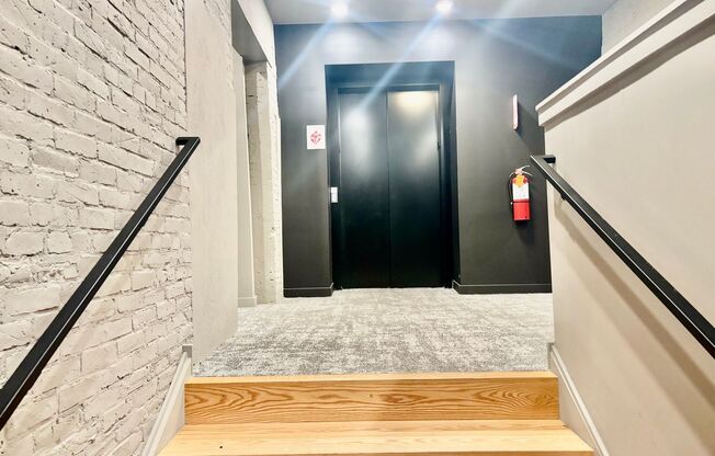2 beds, 1 bath, 837 sqft, $2,000, Unit 301