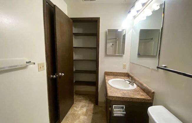 1 bed, 1 bath, 650 sqft, $880, Unit 1505-17