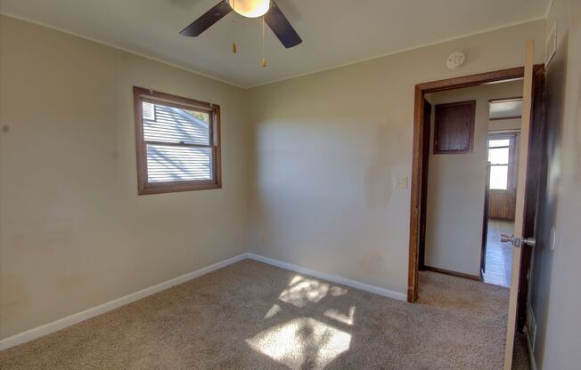 3 beds, 1 bath, $1,195