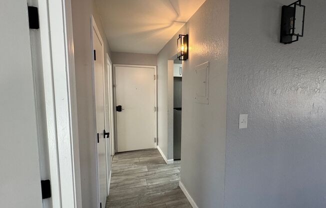 2 beds, 1 bath, $1,600, Unit APARTMENT 214