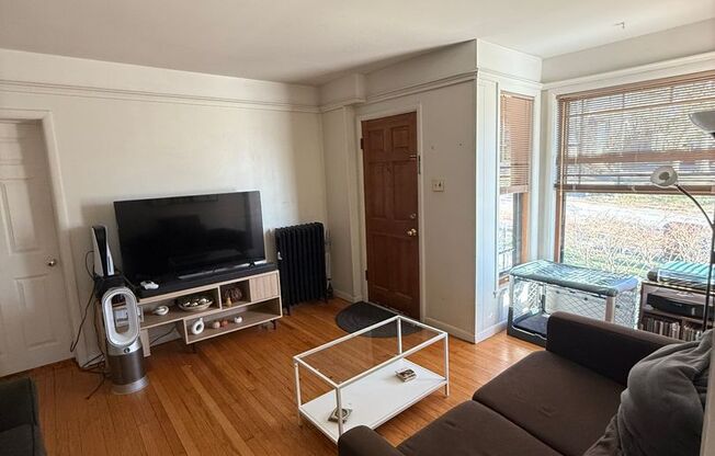 2 beds, 1 bath, $1,875, Unit #1