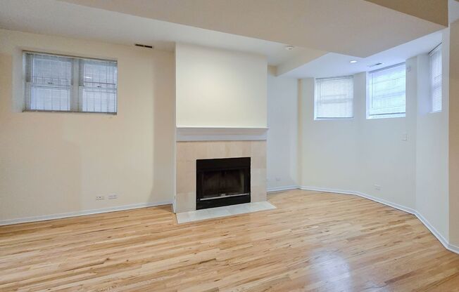 2 beds, 1 bath, 1,050 sqft, $2,695, Unit 2320-G