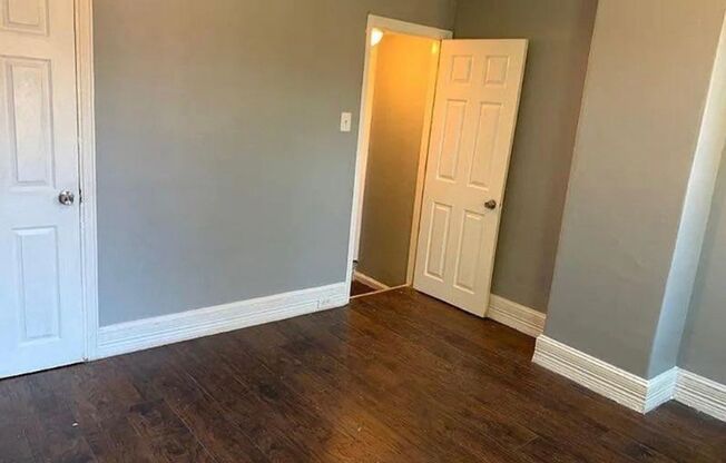 2 beds, 1 bath, $975