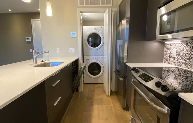 2 beds, 2 baths, 700 sqft, $2,695, Unit 503