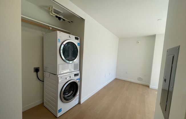 Studio, 1 bath, 241 sqft, $1,525, Unit 506