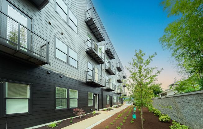 Janie Apartments - Free internet!