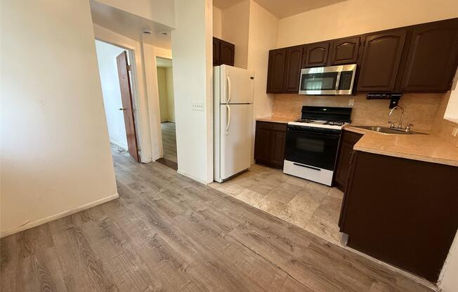 13 MCCLANCY PL
