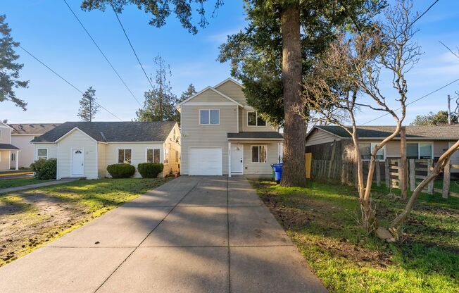 4 Bed | 2.5 Bath Home with Garage, Yard & Modern Updates – SE Portland