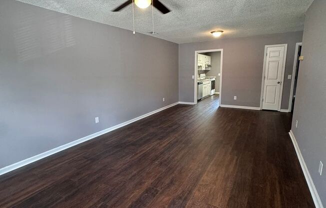 2 beds, 1 bath, $1,000, Unit B