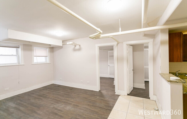 1662 W FARWELL AVE