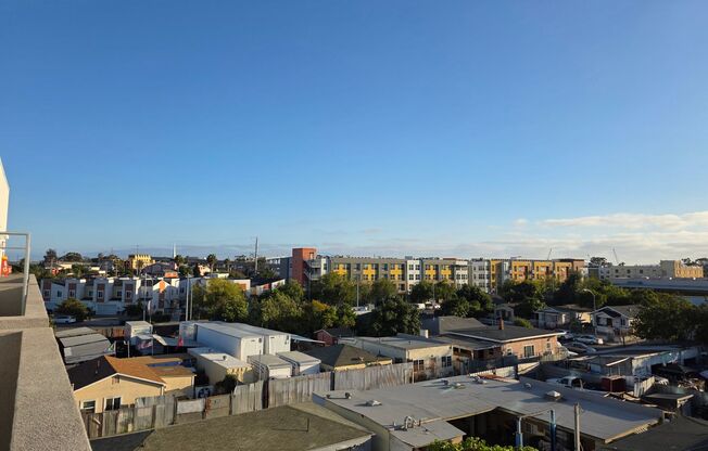 Studio, 1 bath, 327 sqft, $1,805, Unit 403
