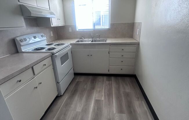 2 beds, 1 bath, 900 sqft, $1,500, Unit 42