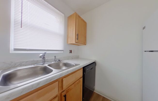 2 beds, 1 bath, $845