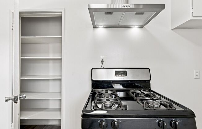 1 bed, 1 bath, 700 sqft, $1,900, Unit 312-E
