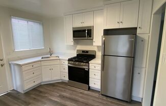 5650 & 5652 Rocket St