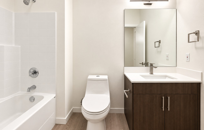 2 beds, 1 bath, 692 sqft, $1,725, Unit 205