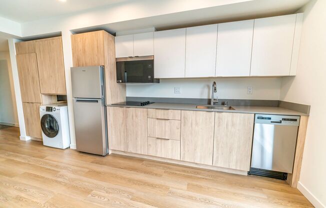 Studio, 1 bath, 263 sqft, $1,496, Unit 321