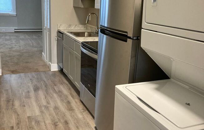 2 beds, 2 baths, 1,000 sqft, $1,599, Unit 44-2