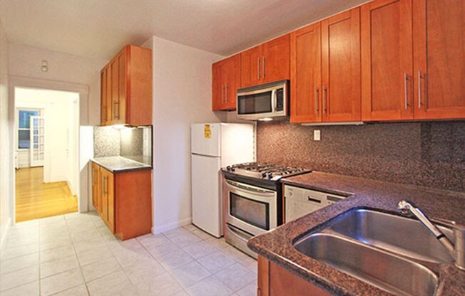 2 beds, 1 bath, $3,295