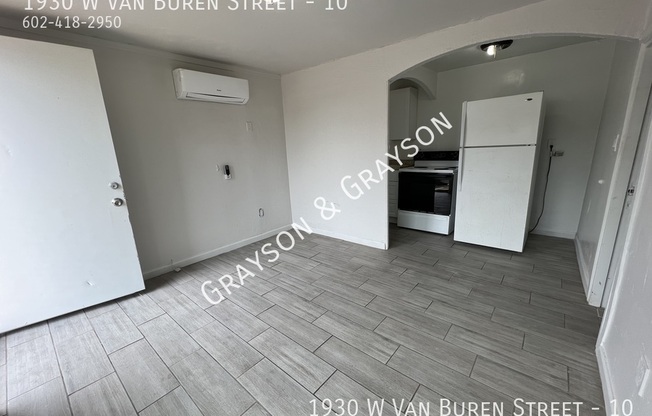1930 W Van Buren Street