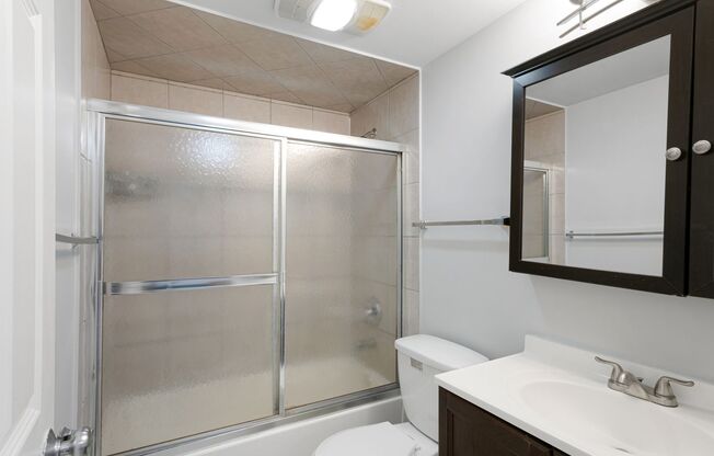 2 beds, 1 bath, 650 sqft, $2,100, Unit GW