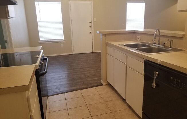 2 beds, 2 baths, $1,350