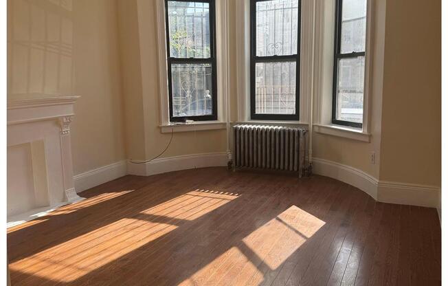 301 GRANT AVE