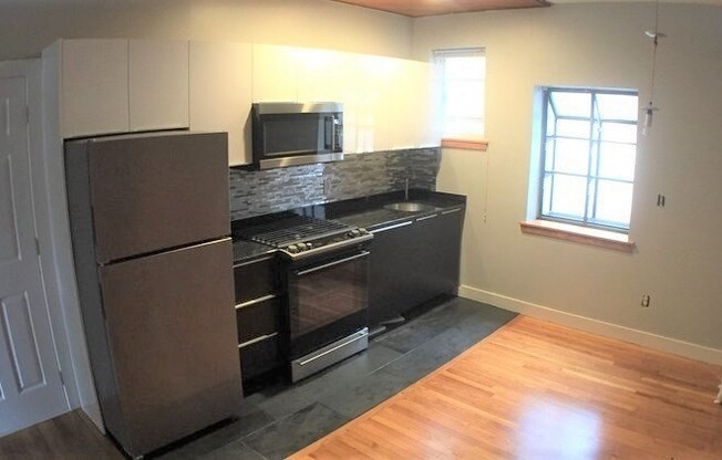 210 Hemenway St 1B