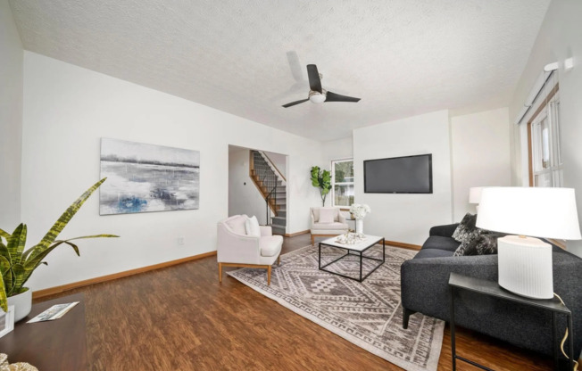 Elegant 3 Bed / 1.5 Bath Renovated Home in the Heart of Southern Orchards