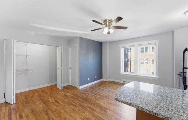 Studio, 1 bath, 250 sqft, $1,275, Unit 7450-32