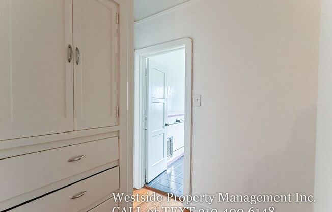 2 beds, 1 bath, $3,300, Unit 450